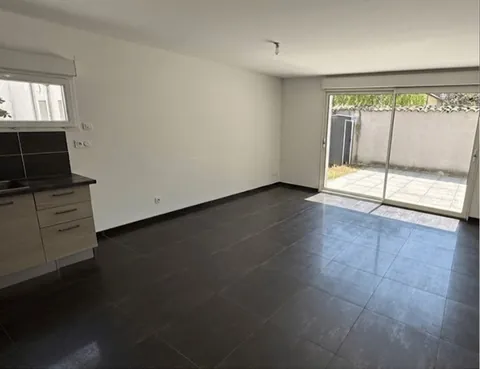Séjour ouvert sur la terrasse