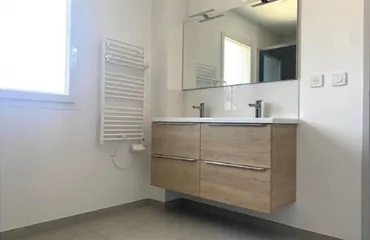 Salle d’eau avec double vasque